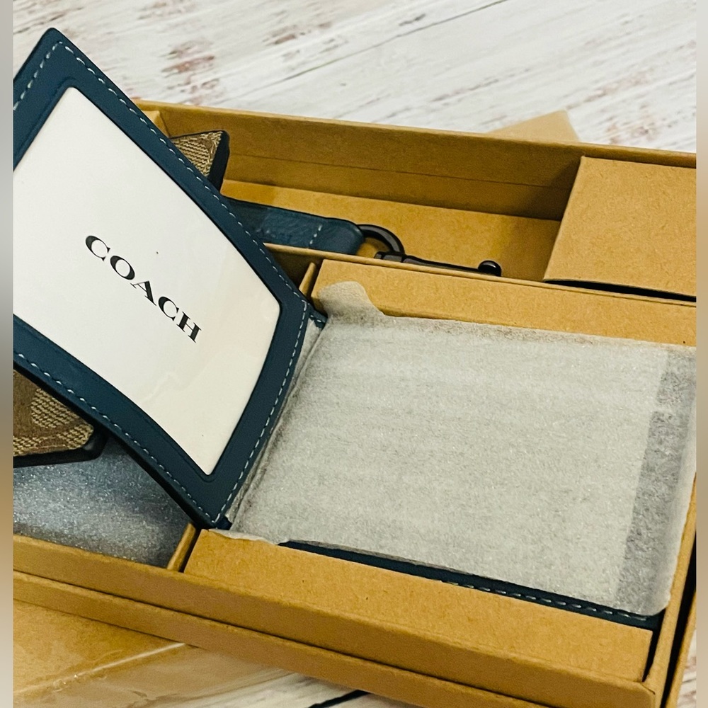 NWT Coach Boxed 3 In 1 Wallet Gift Set In Colorblock Signature Canvas - Picture 3 of 6